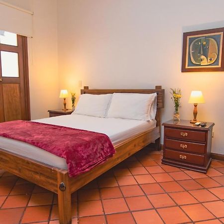 Hotel Colina De San Antonio Кали Екстериор снимка