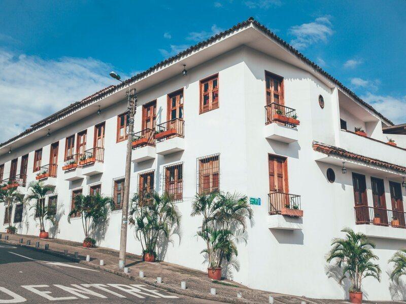 Hotel Colina De San Antonio Кали Екстериор снимка