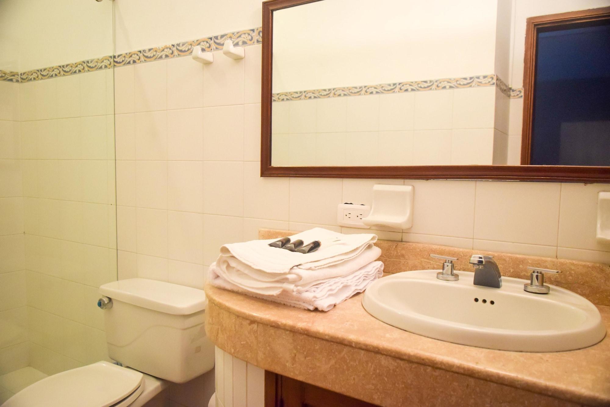 Hotel Colina De San Antonio Кали Екстериор снимка