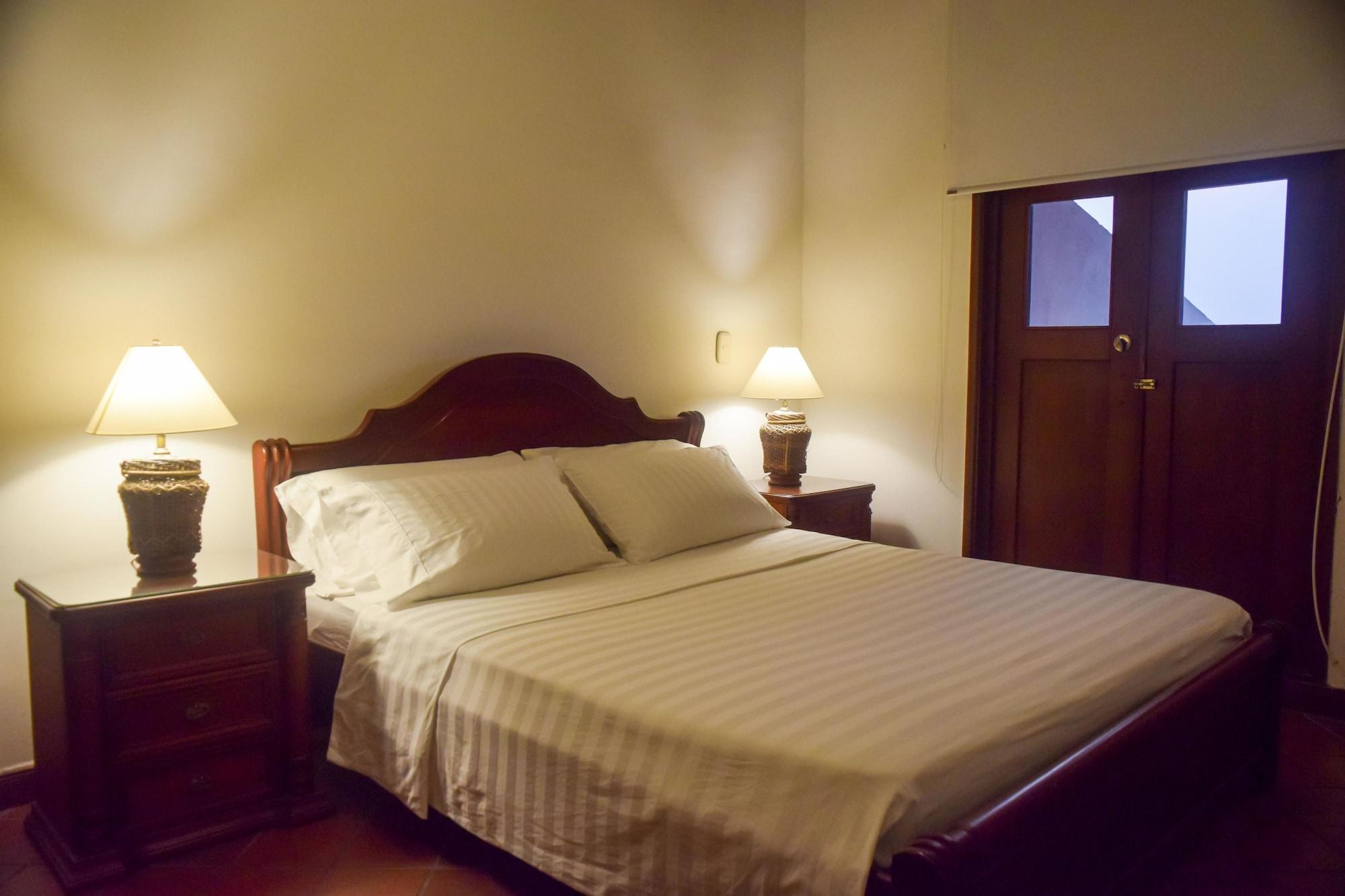 Hotel Colina De San Antonio Кали Екстериор снимка
