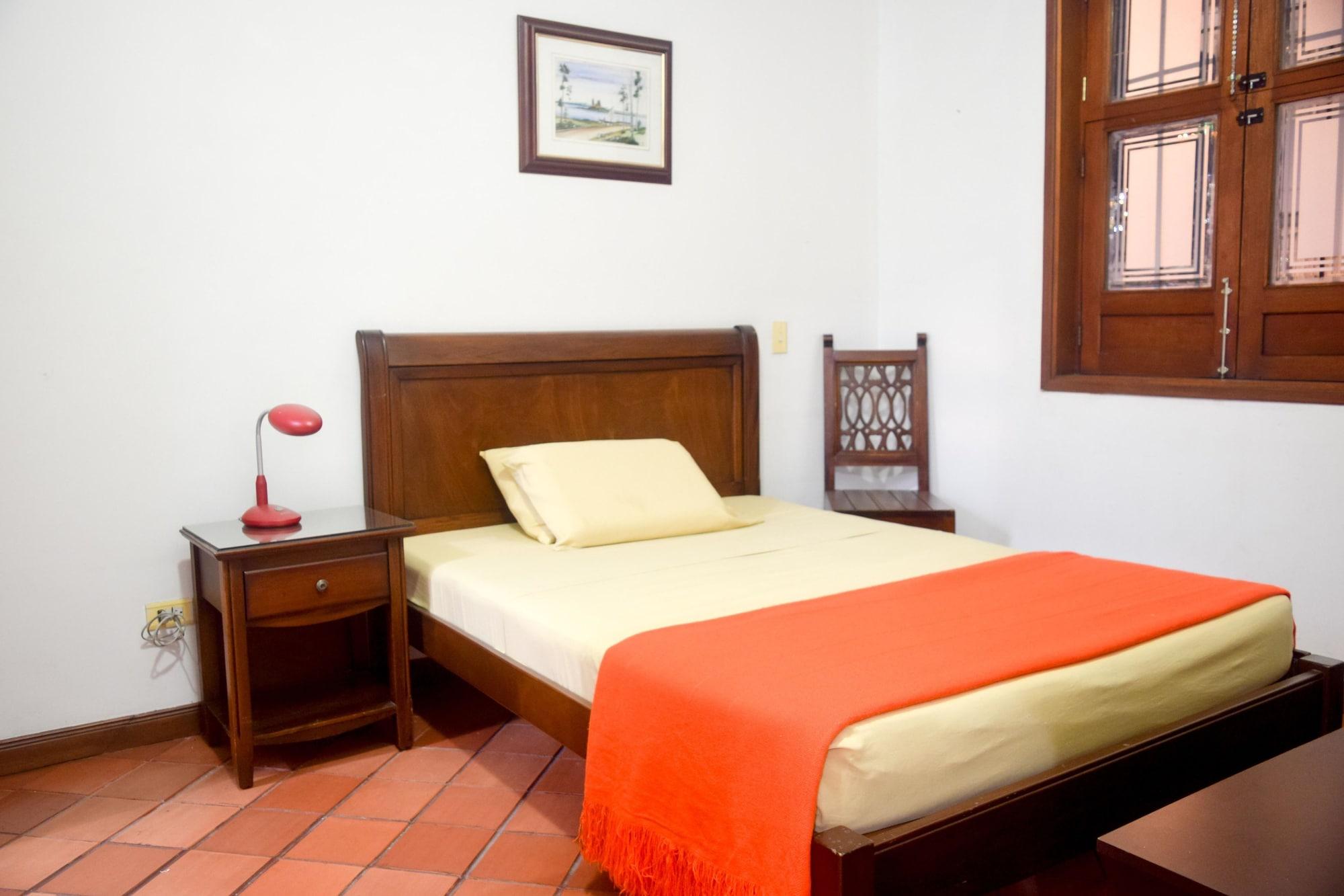 Hotel Colina De San Antonio Кали Екстериор снимка