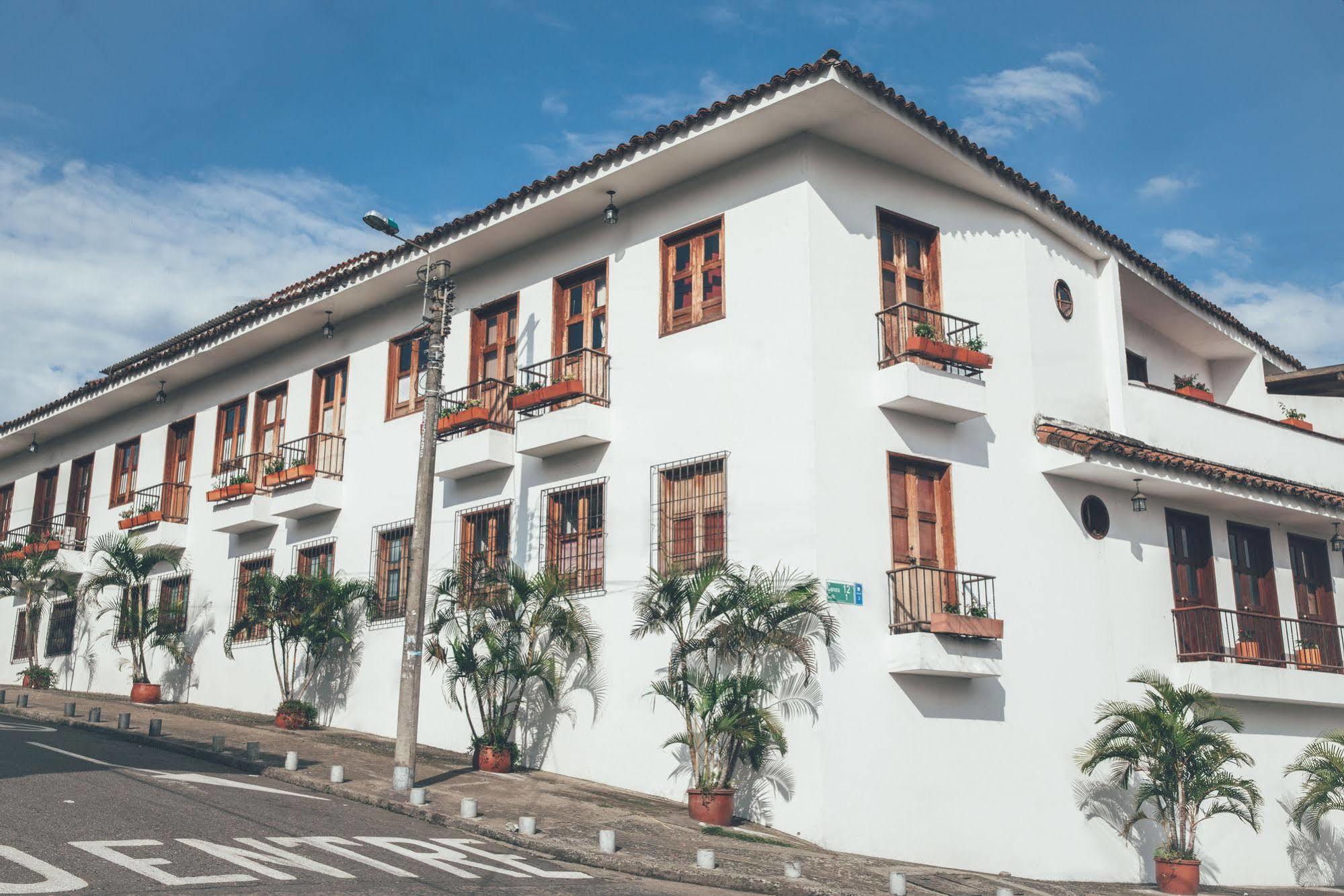 Hotel Colina De San Antonio Кали Екстериор снимка