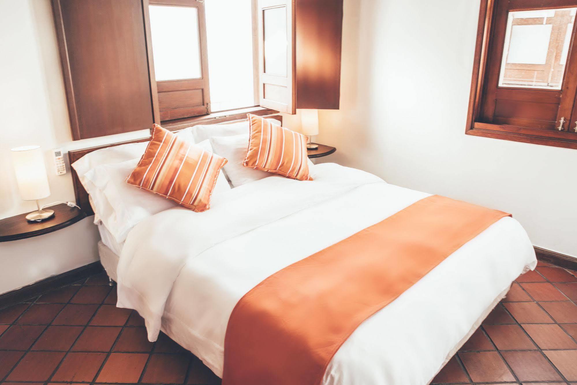 Hotel Colina De San Antonio Кали Екстериор снимка