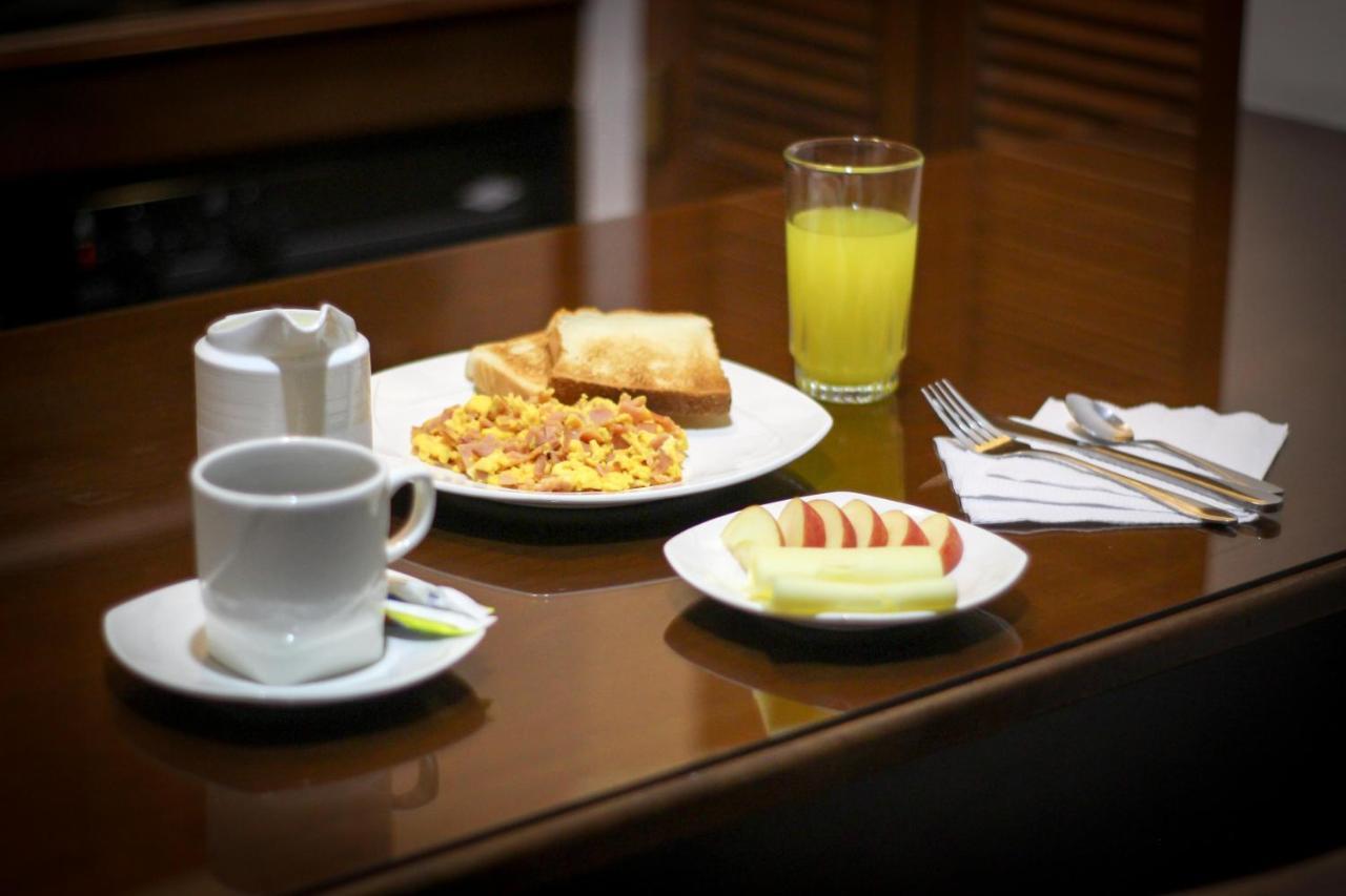Hotel Colina De San Antonio Кали Екстериор снимка