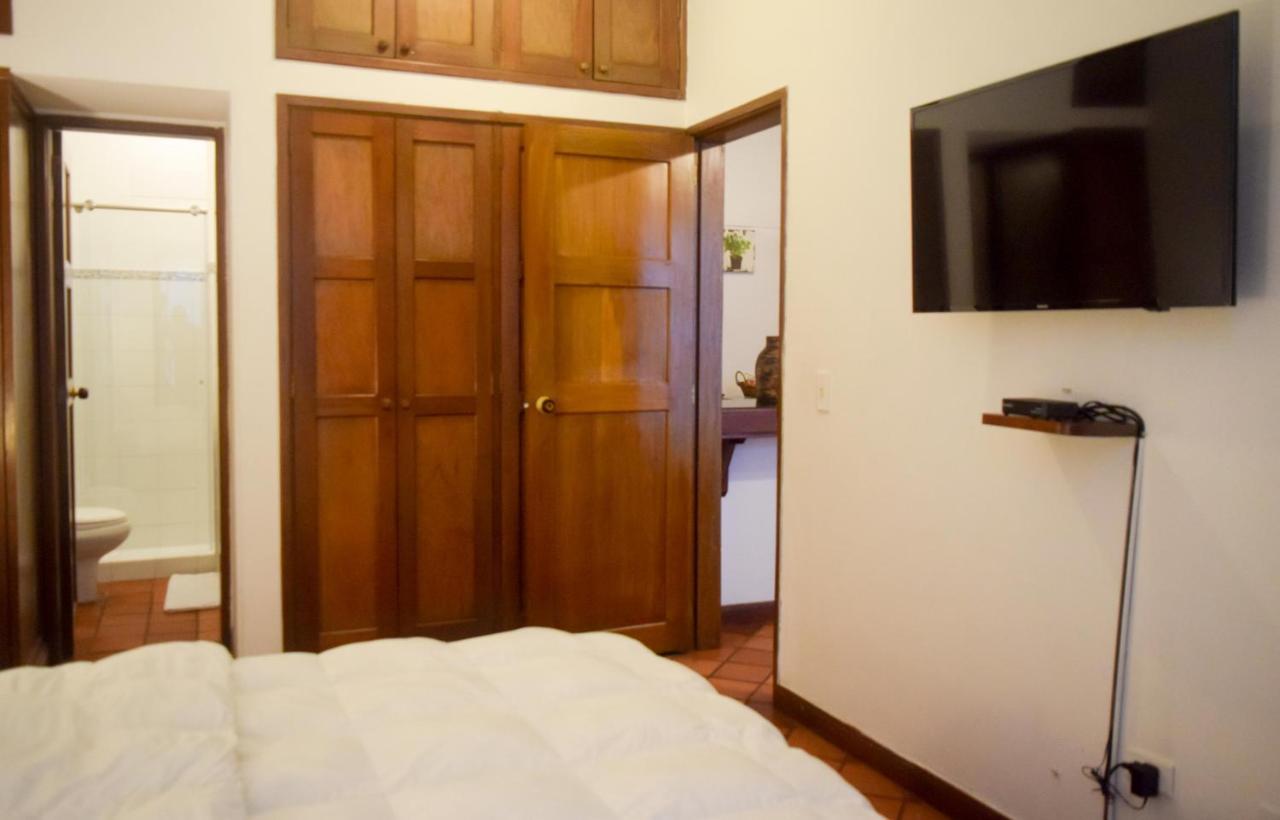 Hotel Colina De San Antonio Кали Екстериор снимка